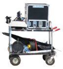 Trolley dengan peralatan elektronik dan peralatan pengukuran.